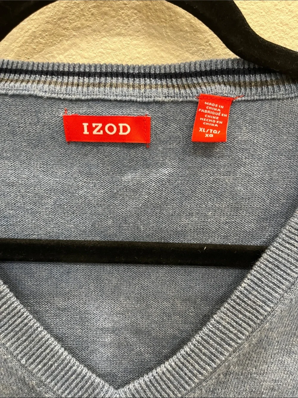 Izod Men’s V-Neck Sweater in Slate Blue size XL 100 % cotton